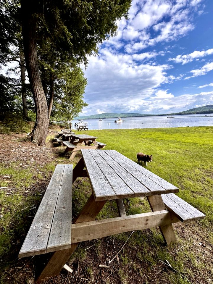 Group Cabin with Pool Table, Spa and Many More Amenities in Maine