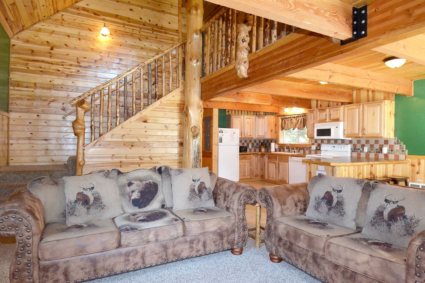 Group Couples Getaway to Upscale Cabin near Yellowstone National Park, Idaho