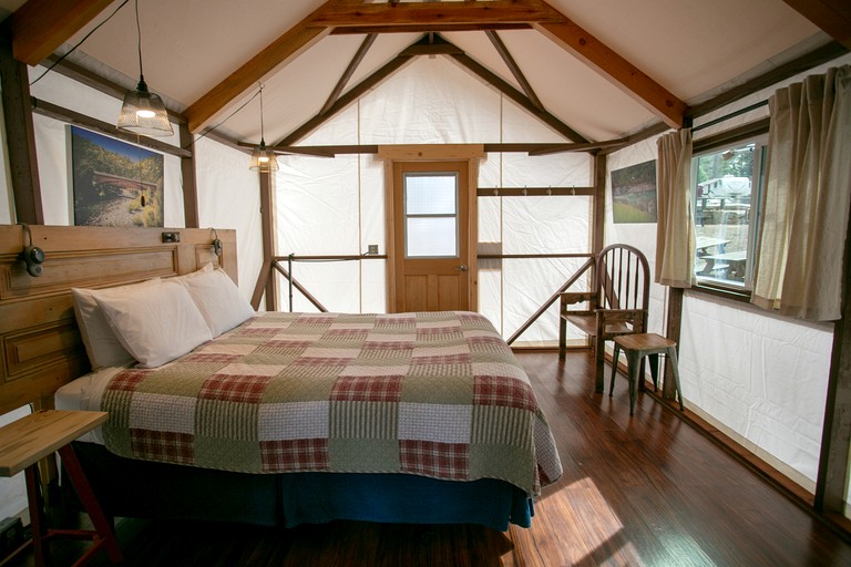 Tented Cabins (United States of America, Nevada City, California)