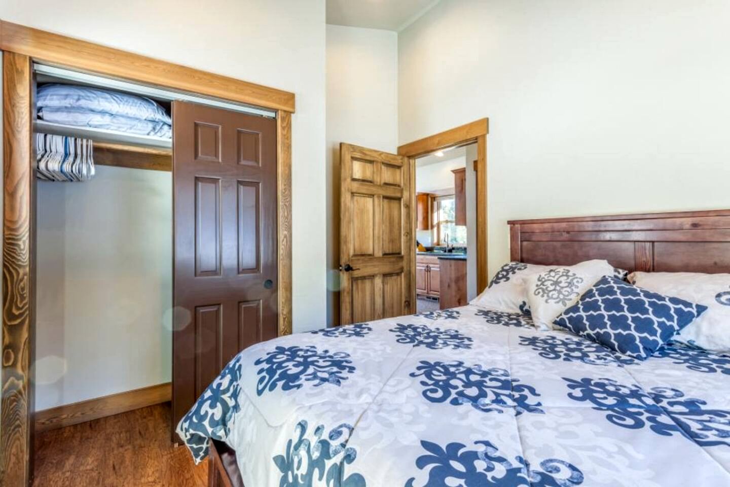 Sunny Mountain Cabin for a Group Getaway in West Glacier, Montana