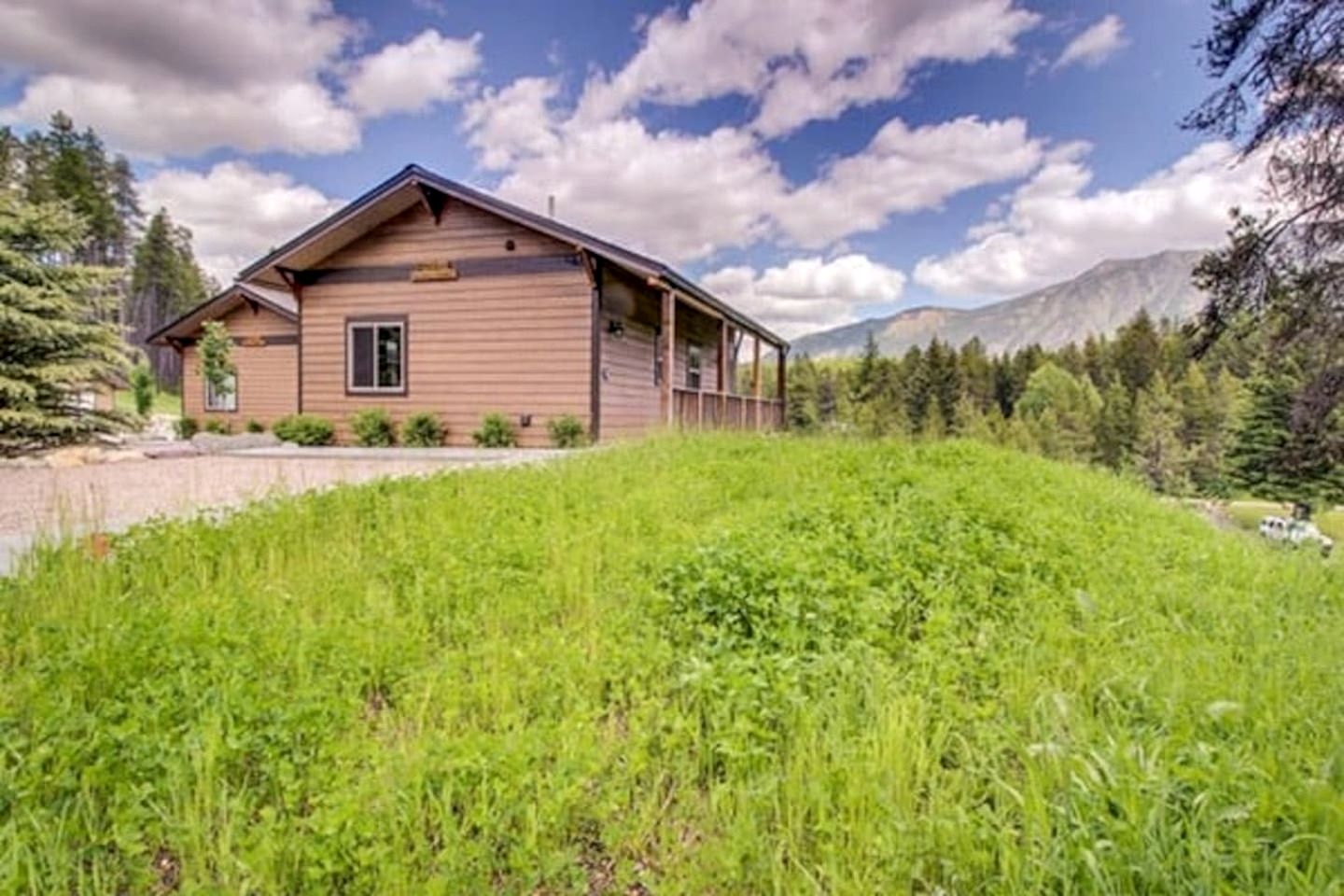 Sunny Mountain Cabin for a Group Getaway in West Glacier, Montana