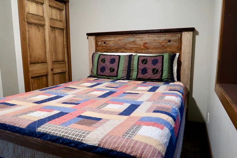 Cabins (United States of America, West Glacier, Montana)