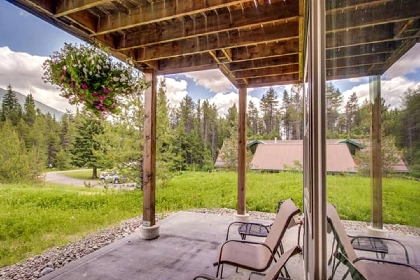 Sunny Mountain Cabin for a Group Getaway in West Glacier, Montana