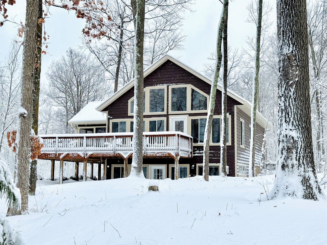 Group Lake Cabin with Ping Pong Table Loaded with Kayaks in Wisconsin