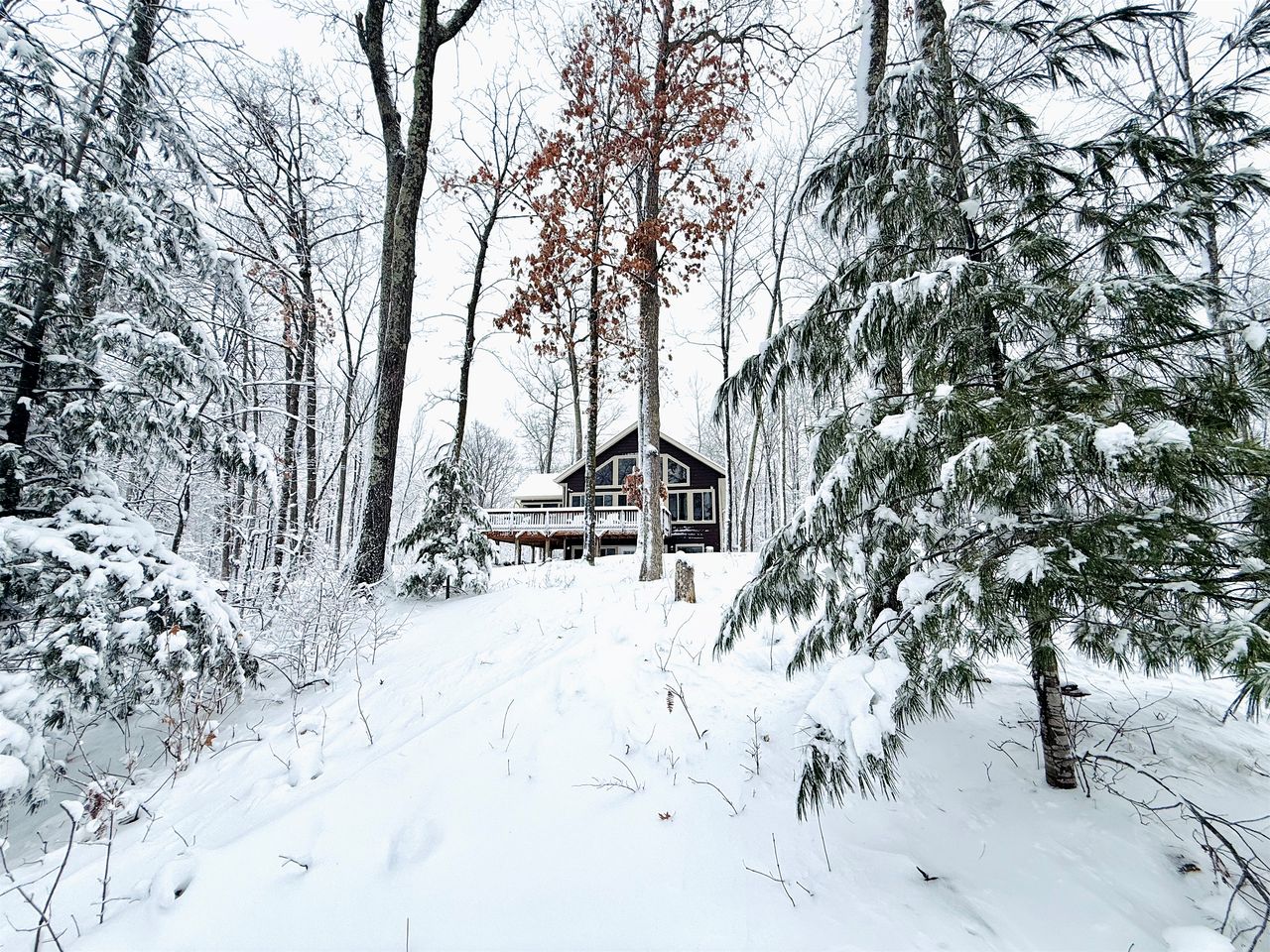 Group Lake Cabin with Ping Pong Table Loaded with Kayaks in Wisconsin