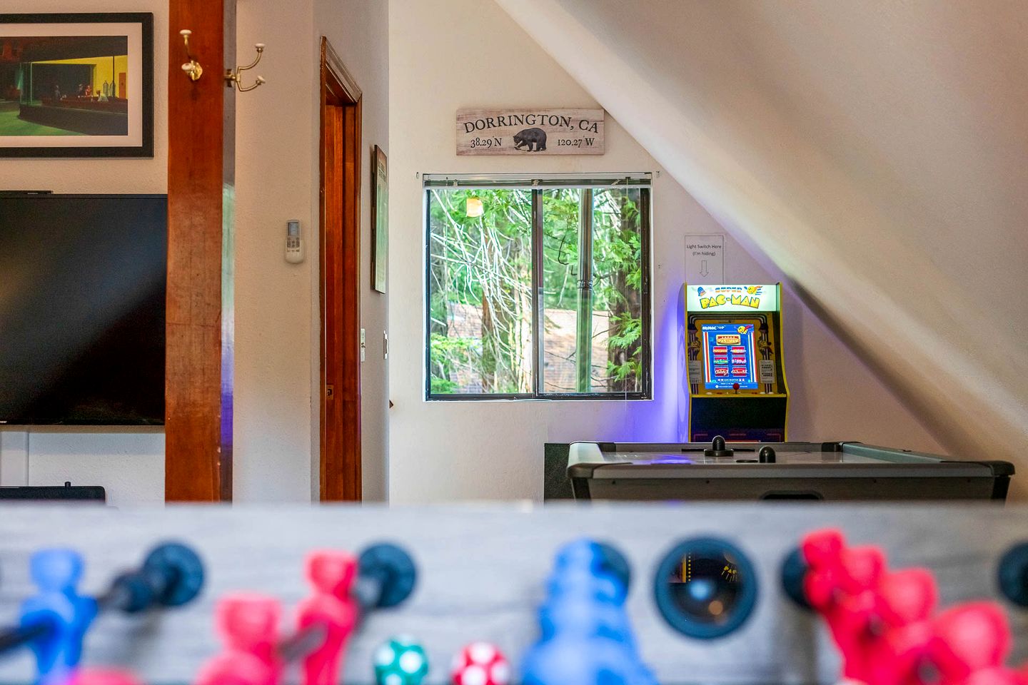 Group Cozy Cottage with Game Room in California