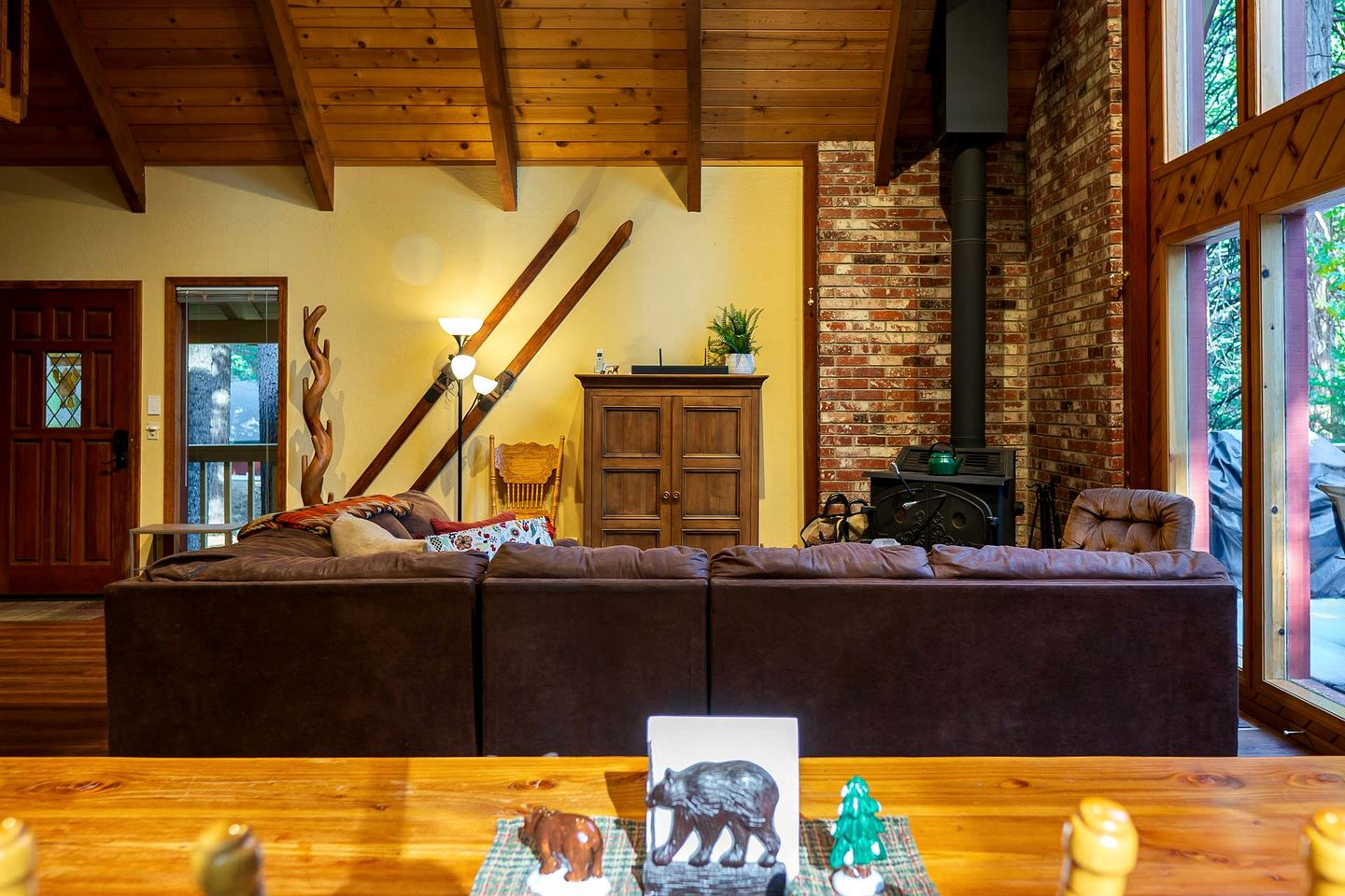 Group Cozy Cottage with Game Room in California