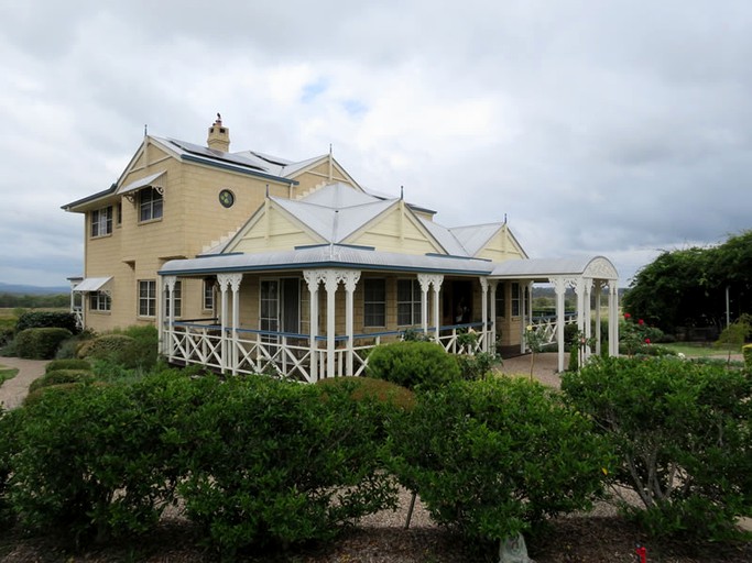 Nature Lodges (Stanthorpe, Queensland, Australia)