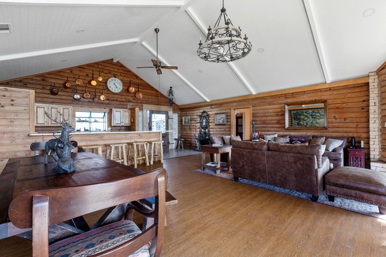 RU Guadalupe Bluff Log Cabin, Cabins, Kerrville, United States of