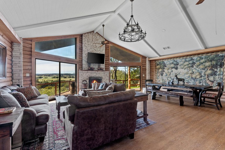 RU Guadalupe Bluff Log Cabin, Cabins, Kerrville, United States of