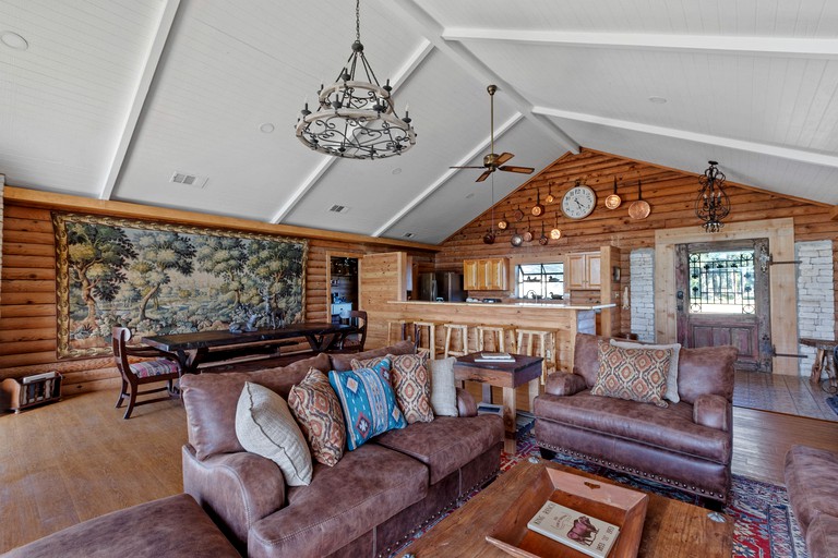 RU Guadalupe Bluff Log Cabin, Cabins, Kerrville, United States of