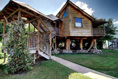 Texas Treehouse Hotel Hill Country Treehouse Rentals In Texas