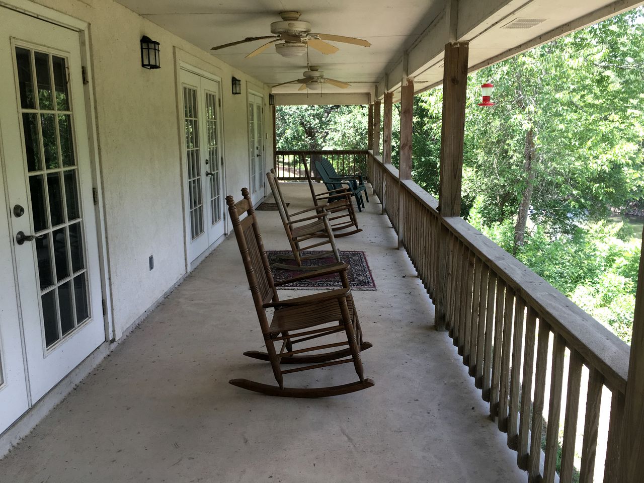 Riverside Cottage Getaway with a Wraparound Porch near New Braunfels, Texas