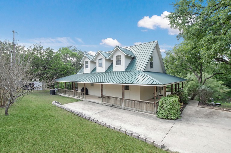 Vacation Rentals (New Braunfels, Texas, United States)