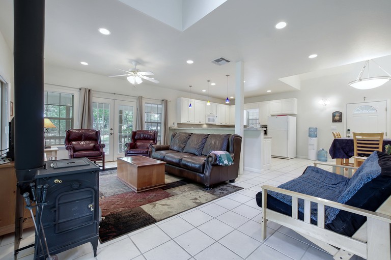 Cabins (United States of America, Canyon Lake, Texas)