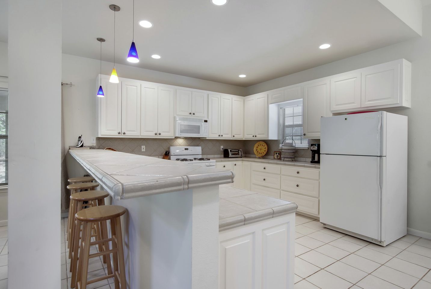 Riverfront Family Cabin Rental on the Guadalupe River near Canyon Lake and Gruene