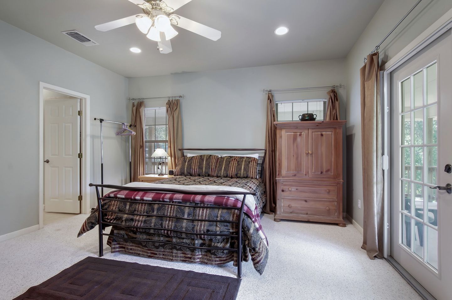 Riverfront Family Cabin Rental on the Guadalupe River near Canyon Lake and Gruene