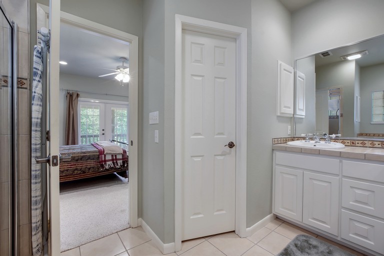 Cabins (United States of America, Canyon Lake, Texas)