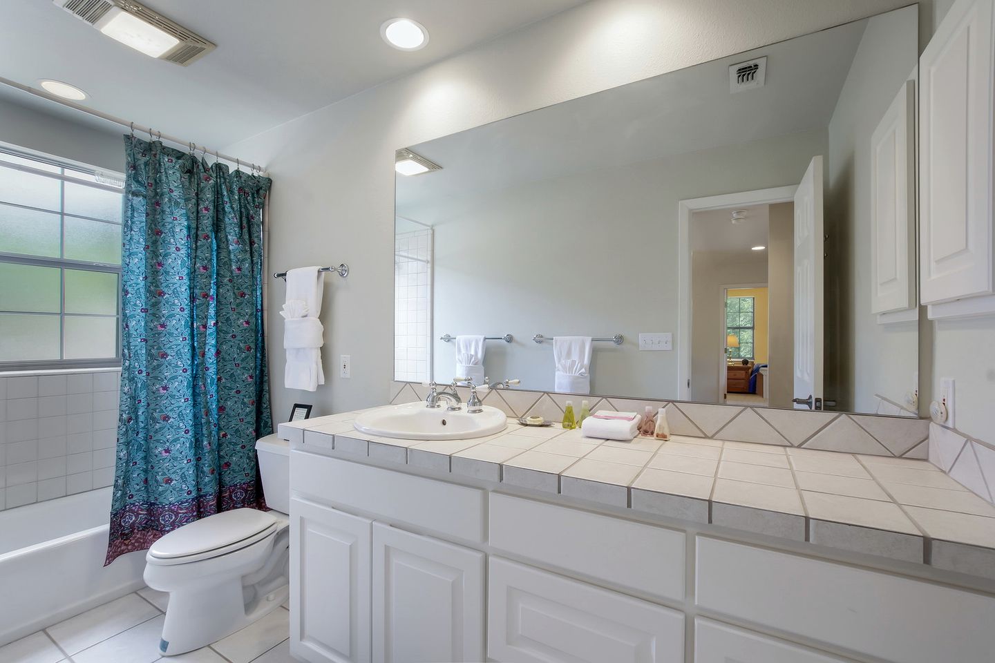 Riverfront Family Cabin Rental on the Guadalupe River near Canyon Lake and Gruene