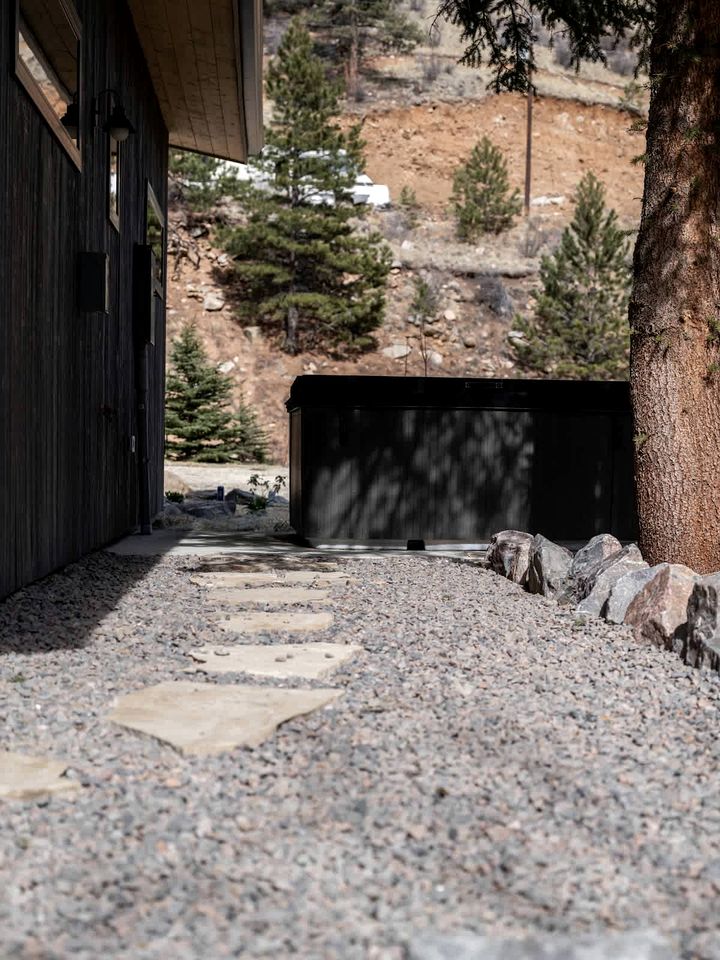 Gorgeous and Modern Tiny House with Private Hot Tub with Unparalleled Access to Colorado's Majestic Front Range