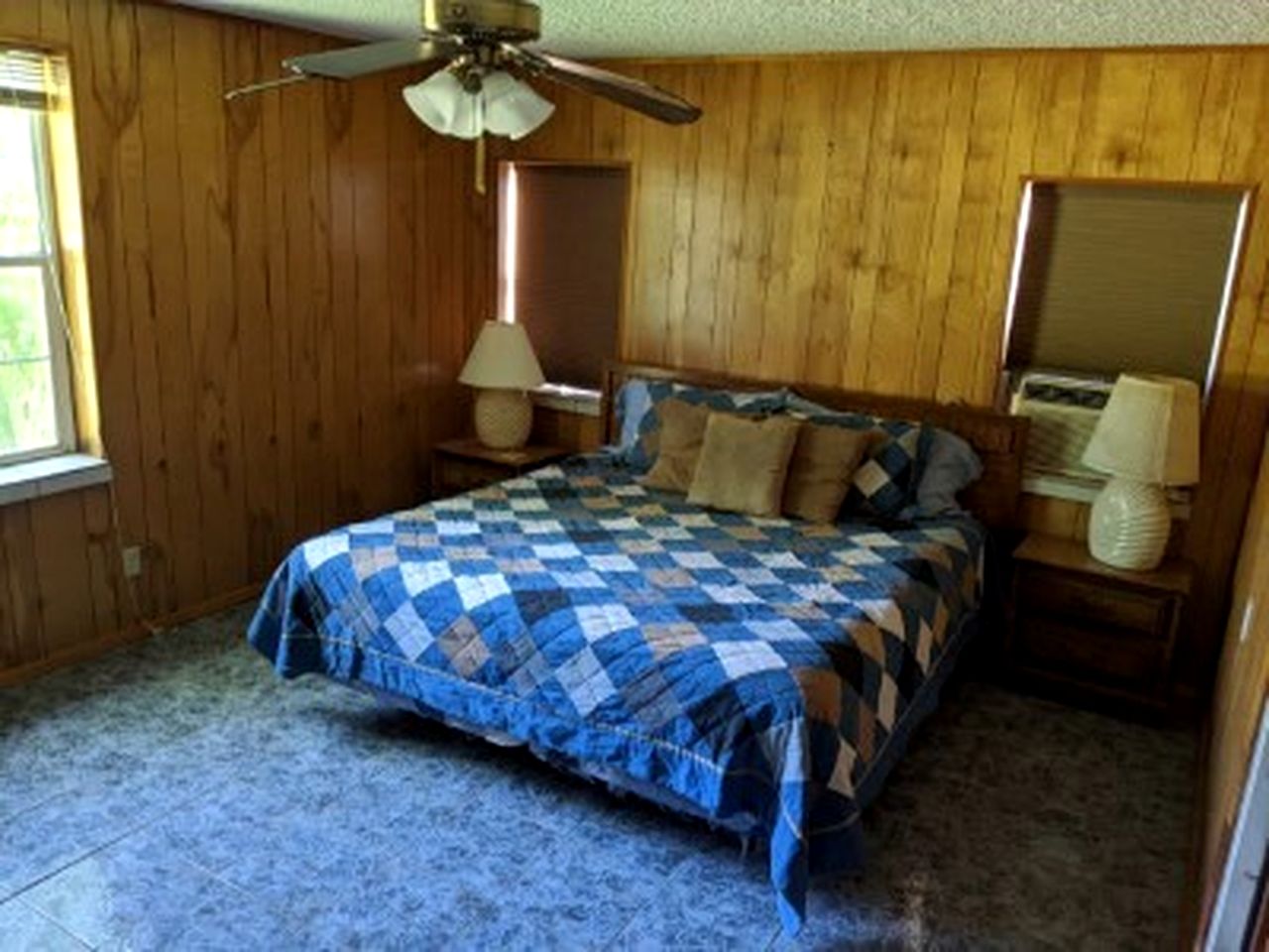 Beautiful Cottage Close to Fantastic Hiking Trails in Camp Wood, Texas