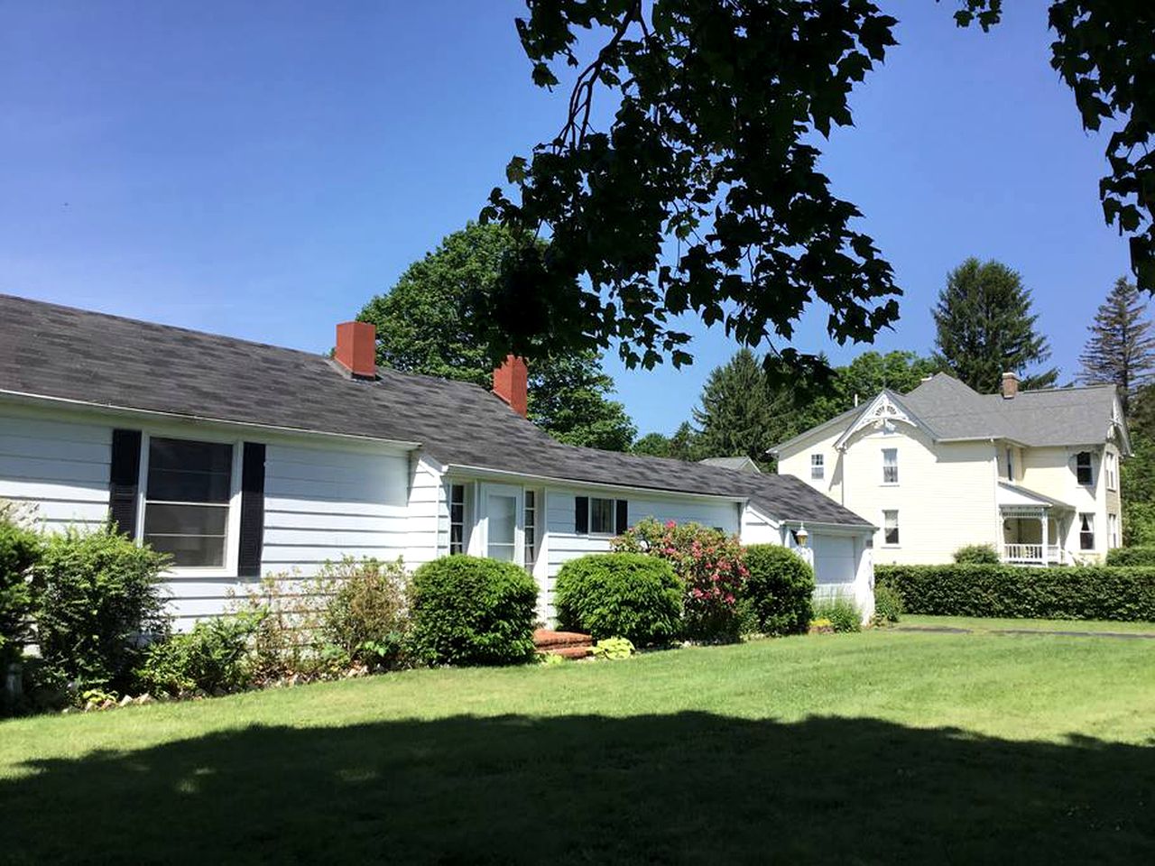 Charming Two-Bedroom Cottage Rental in a Quiet Countryside Setting near the Appalachian Trail, Burke´s Garden, Virginia