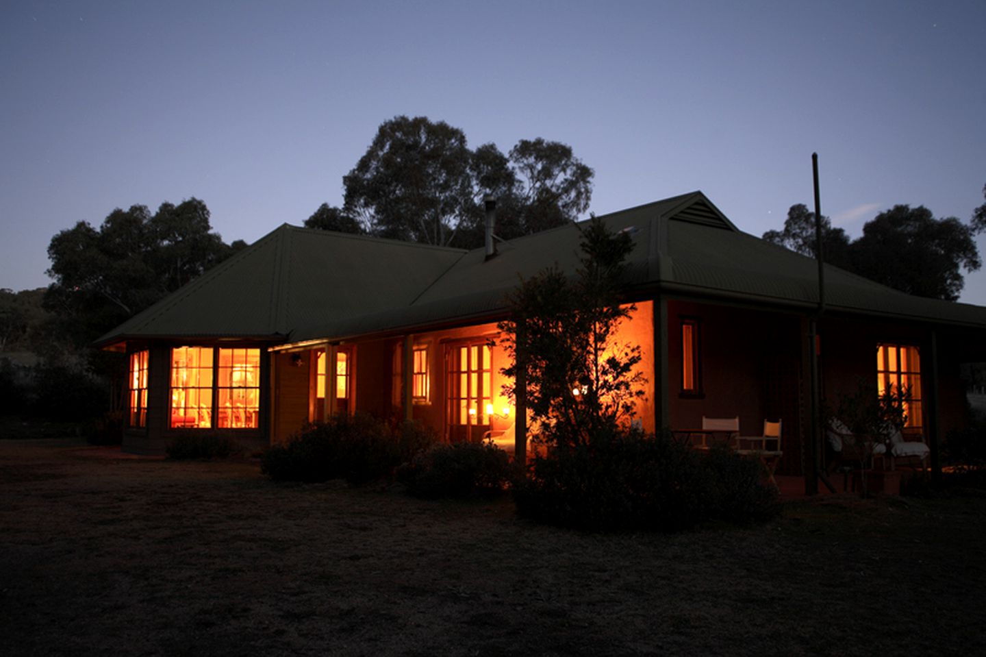 Comfortable Suite Rental with Scenic Pastoral Views in Wine Country, New South Wales