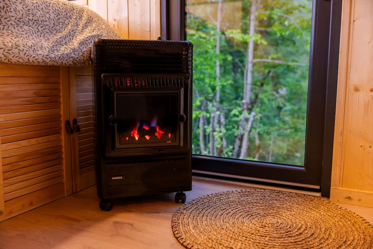 Eco-Friendly Tiny Home with Panoramic Alpine Views near Colmars-les-Alpes, Alpes-de-Haute-Provence