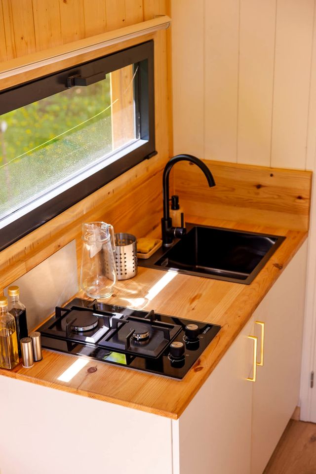 Eco-Friendly Tiny Home with Panoramic Alpine Views near Colmars-les-Alpes, Alpes-de-Haute-Provence