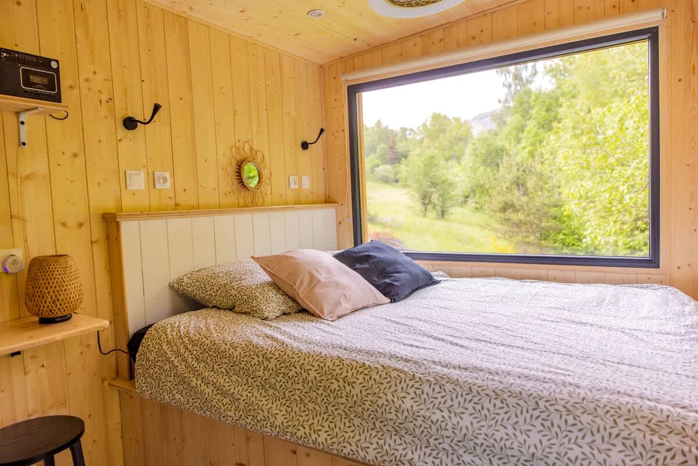 Eco-Friendly Tiny Home with Panoramic Alpine Views near Colmars-les-Alpes, Alpes-de-Haute-Provence