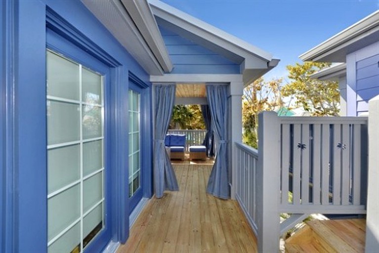 Nature Lodges (Indian Rocks Beach, Florida, United States)