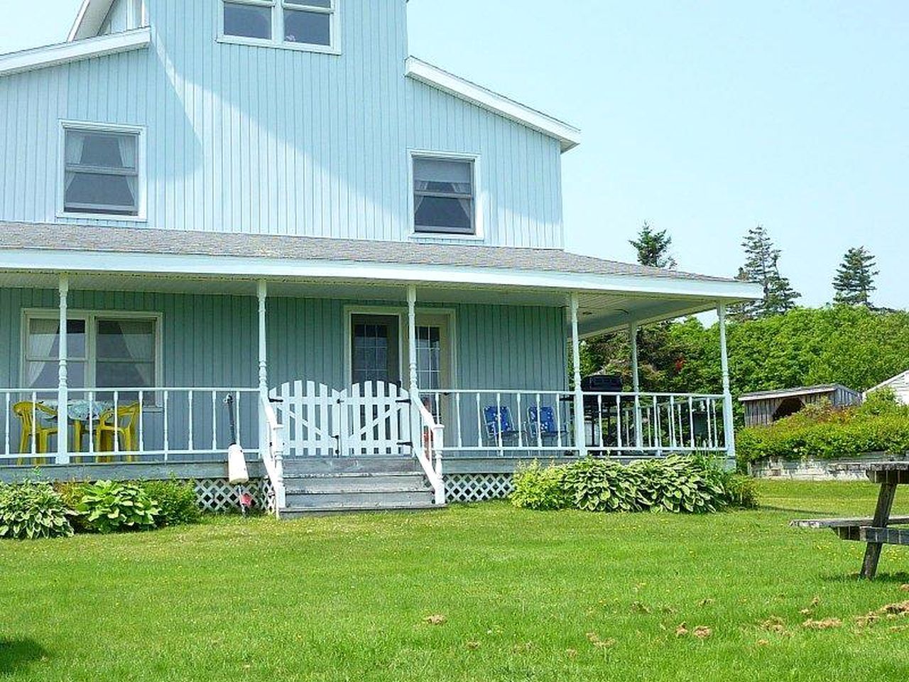Secluded Cottage Rental with Private Beach Access on the Bay of Fundy, New Brunswick