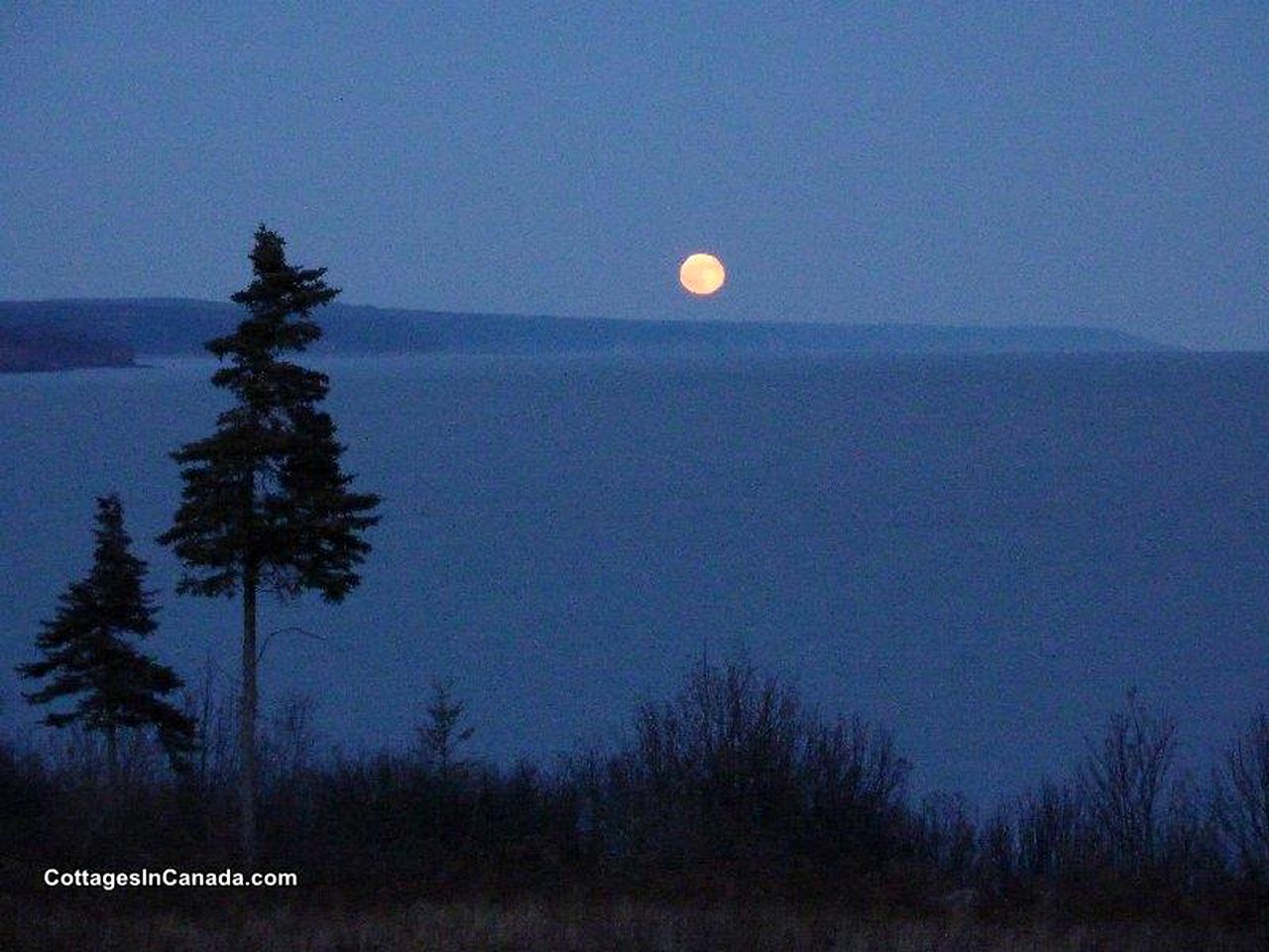 Secluded Cottage Rental with Private Beach Access on the Bay of Fundy, New Brunswick