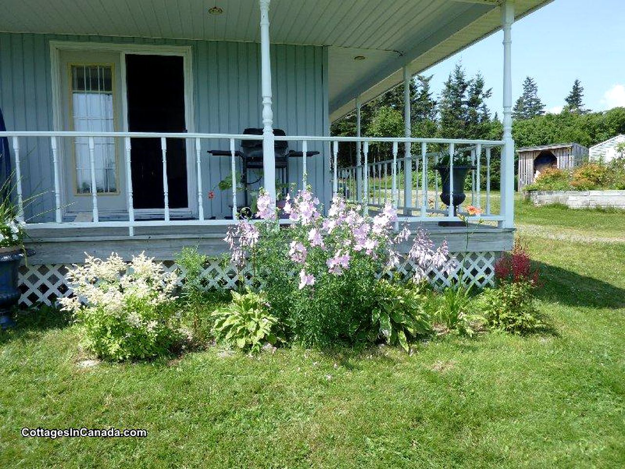 Secluded Cottage Rental with Private Beach Access on the Bay of Fundy, New Brunswick