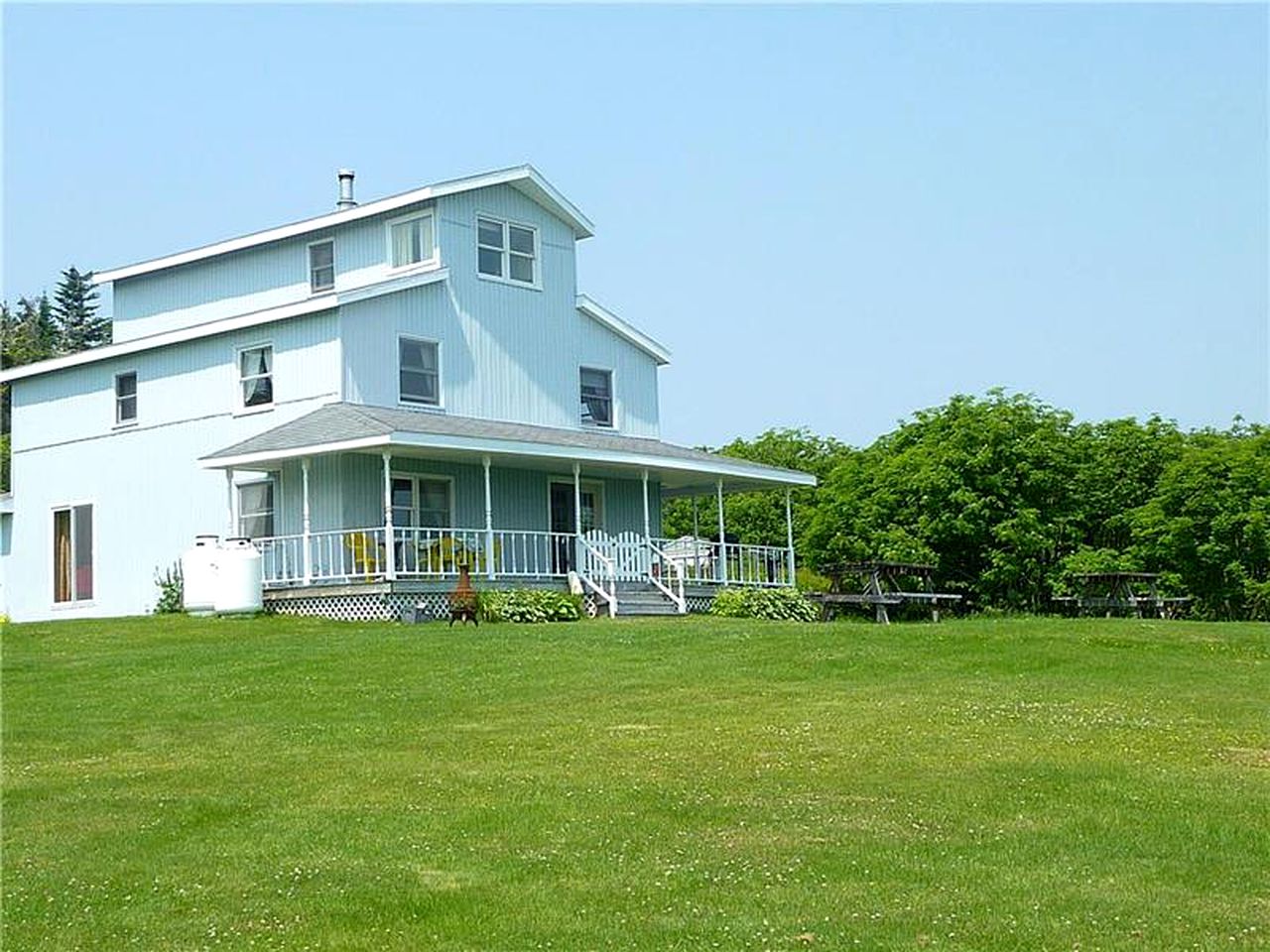 Secluded Cottage Rental with Private Beach Access on the Bay of Fundy, New Brunswick