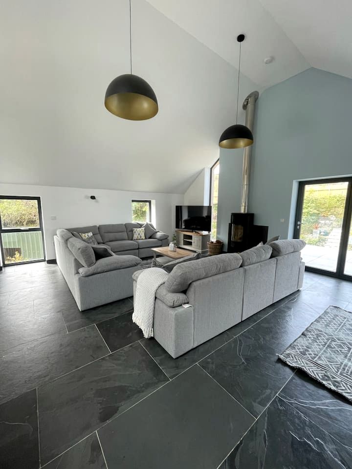 Awesome Cottage with Hot-tub in Camelford, England