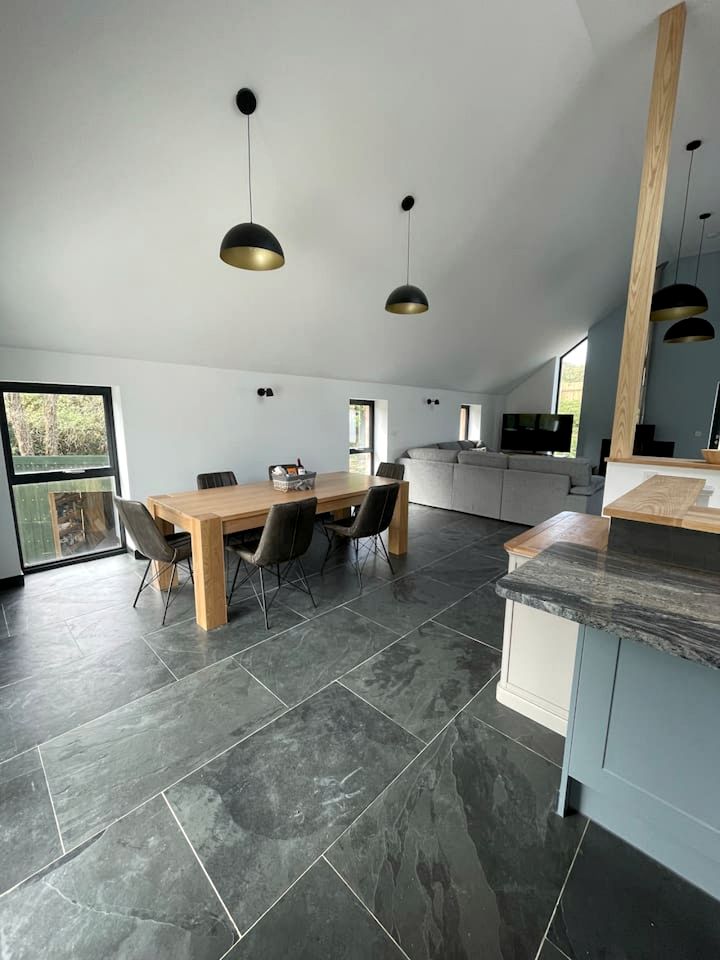 Awesome Cottage with Hot-tub in Camelford, England