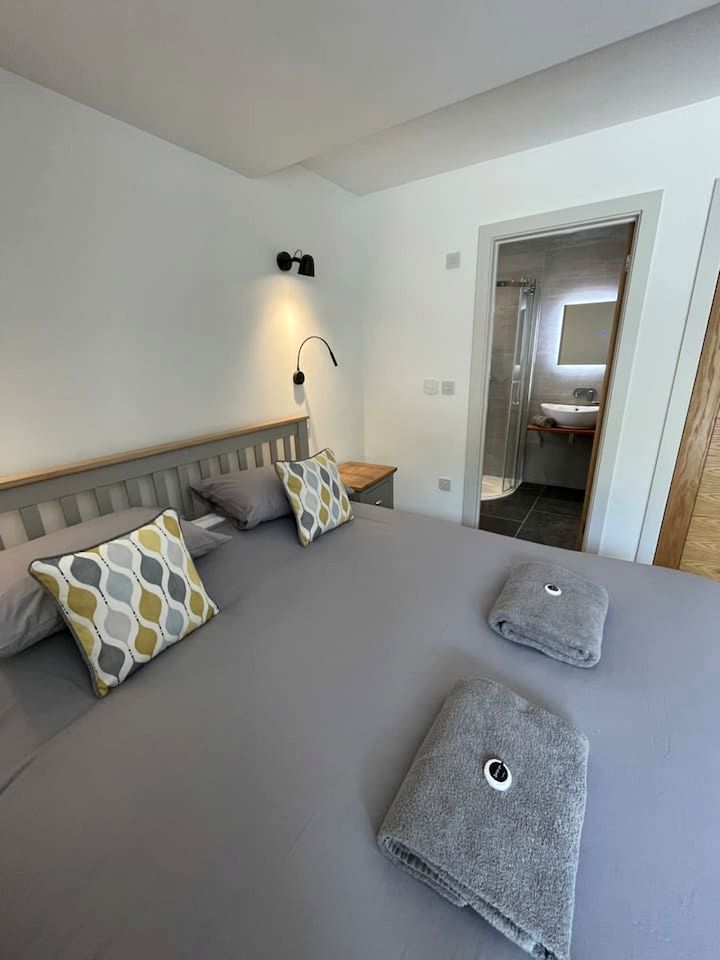 Awesome Cottage with Hot-tub in Camelford, England