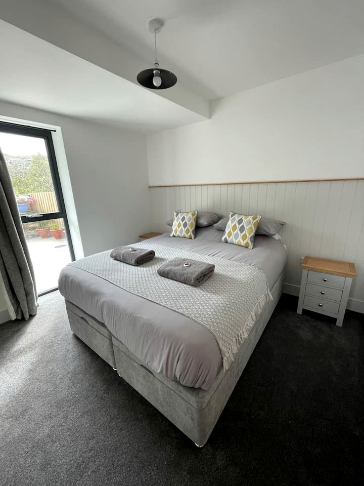 Awesome Cottage with Hot-tub in Camelford, England