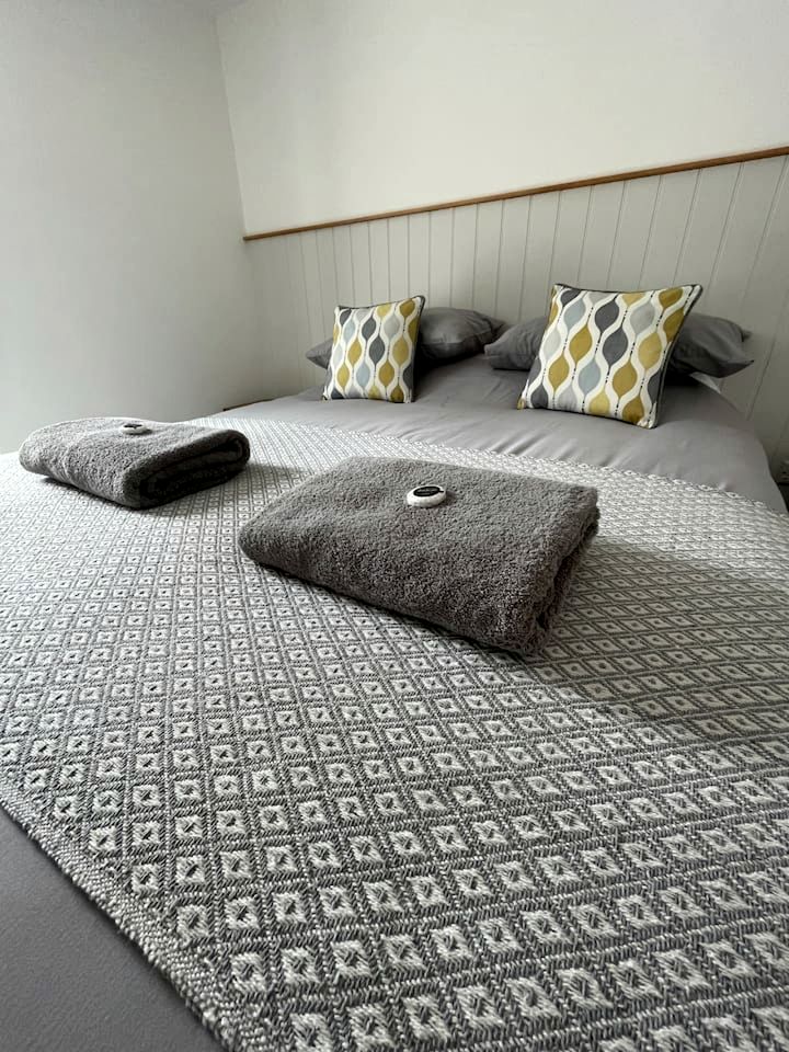 Awesome Cottage with Hot-tub in Camelford, England