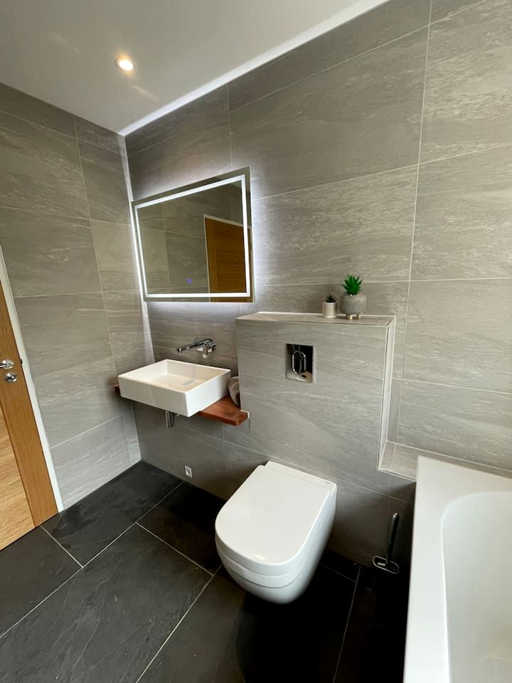 Awesome Cottage with Hot-tub in Camelford, England
