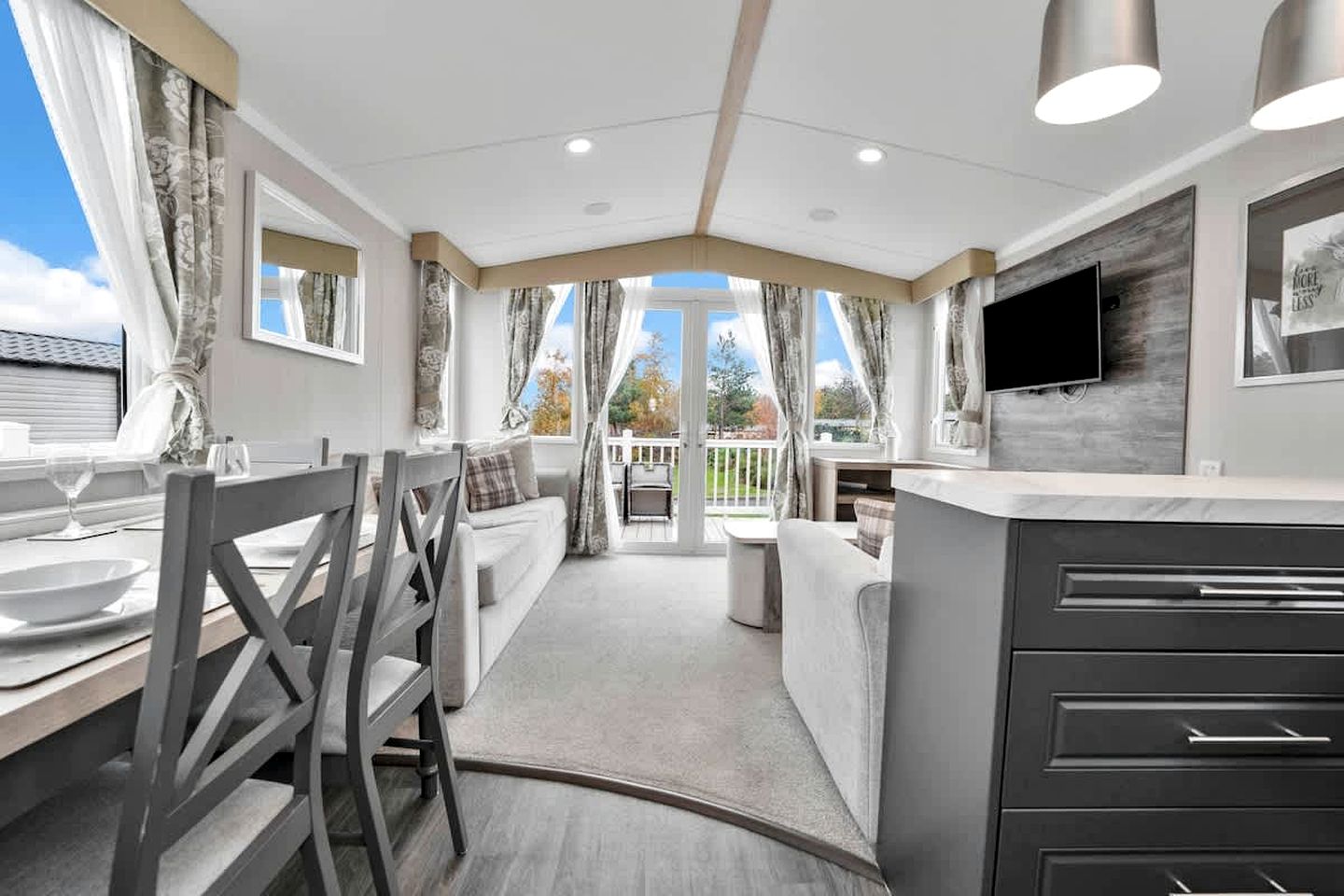 Modern Seaside Caravan Escape with Pool, Activities & Relaxed Coastal Vibes in Scotland, United Kingdom