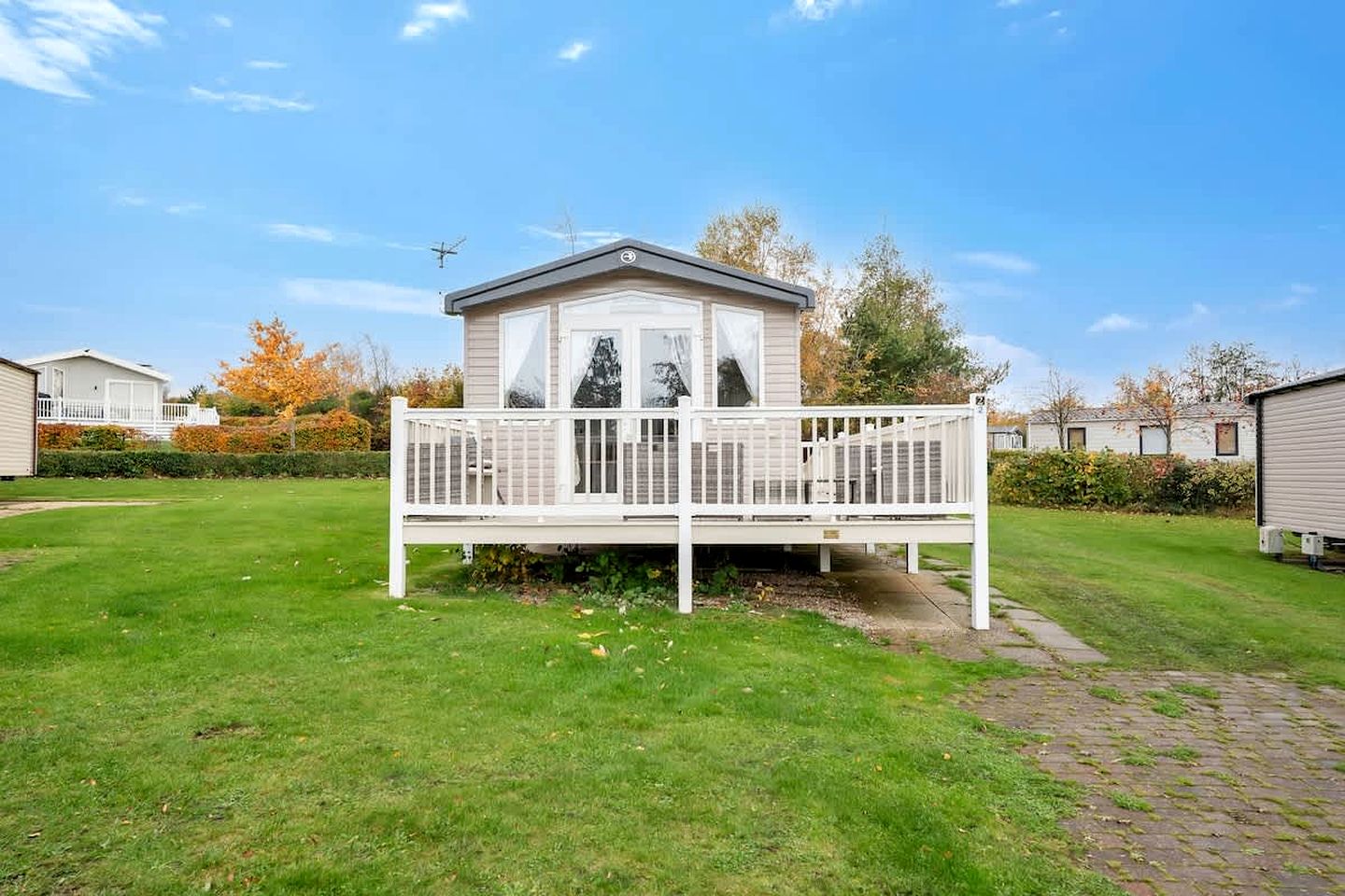 Modern Seaside Caravan Escape with Pool, Activities & Relaxed Coastal Vibes in Scotland, United Kingdom