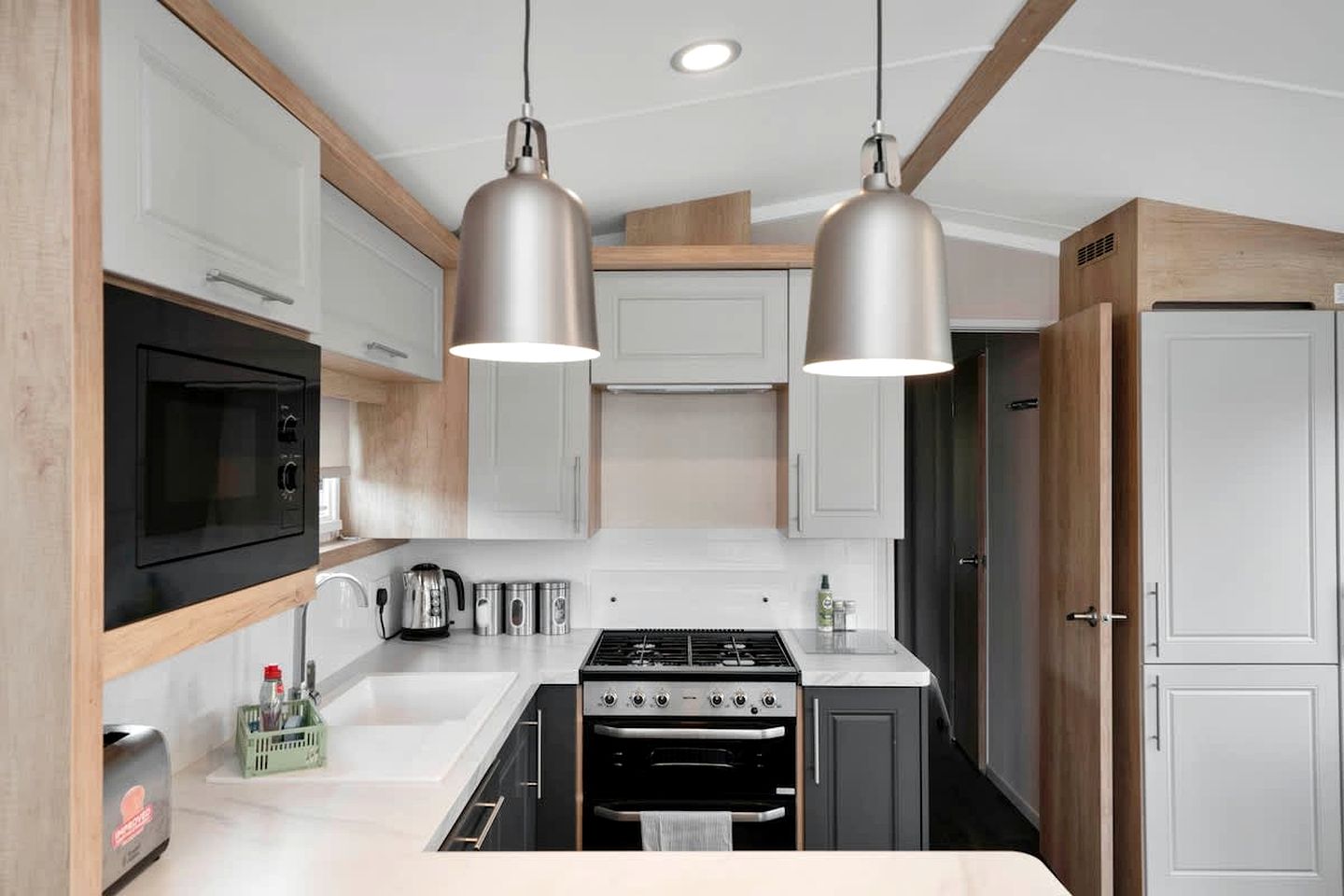 Modern Seaside Caravan Escape with Pool, Activities & Relaxed Coastal Vibes in Scotland, United Kingdom