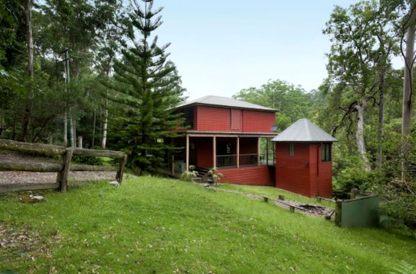 Cabins (Bandon Grove, New South Wales, Australia)