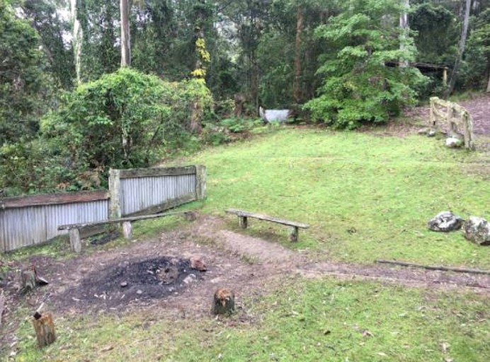 Cabins (Bandon Grove, New South Wales, Australia)