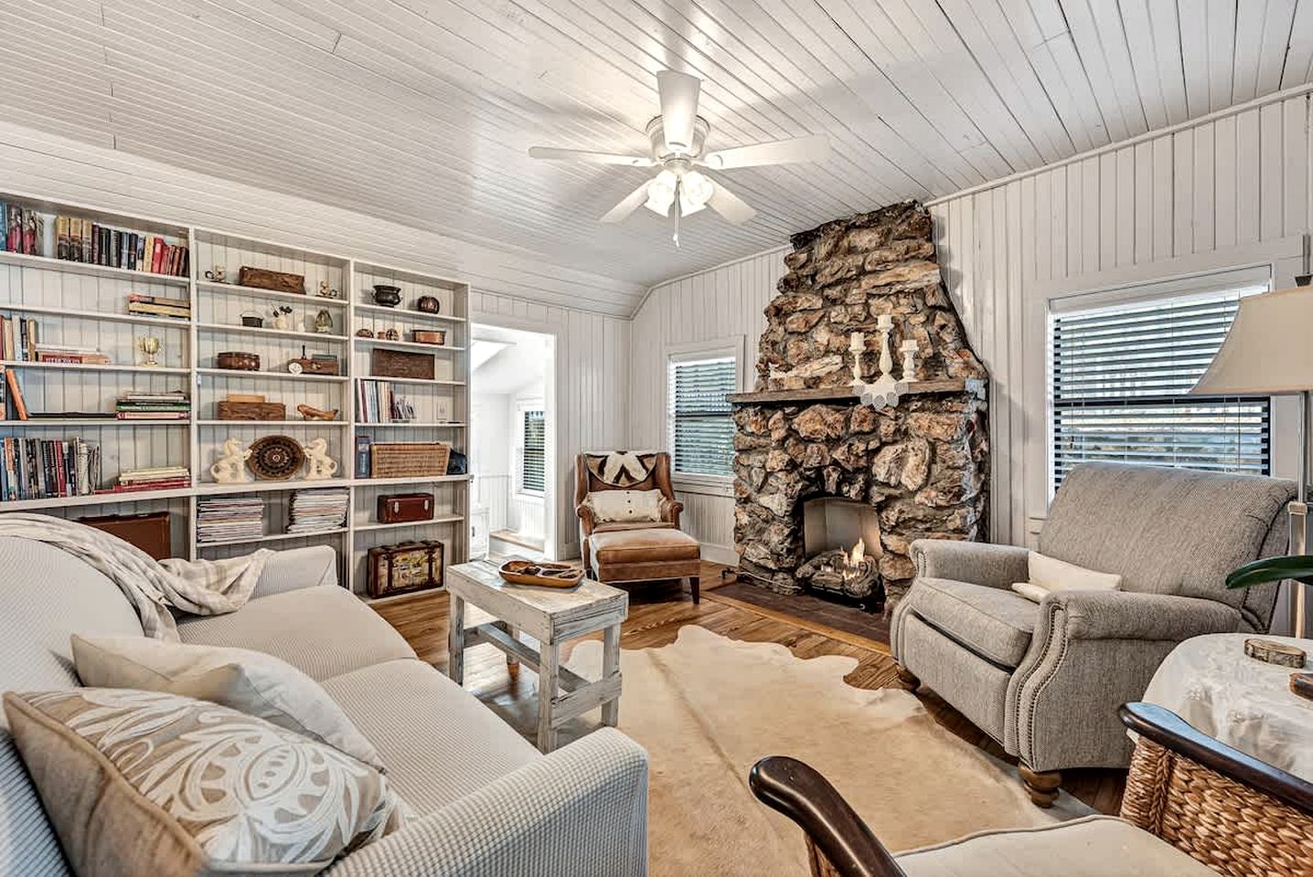 Embrace Nature in this Incredible Cabin in Siloam Springs, Arkansas