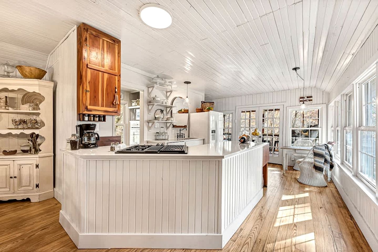 Embrace Nature in this Incredible Cabin in Siloam Springs, Arkansas
