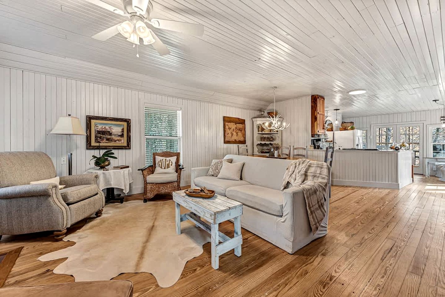 Embrace Nature in this Incredible Cabin in Siloam Springs, Arkansas