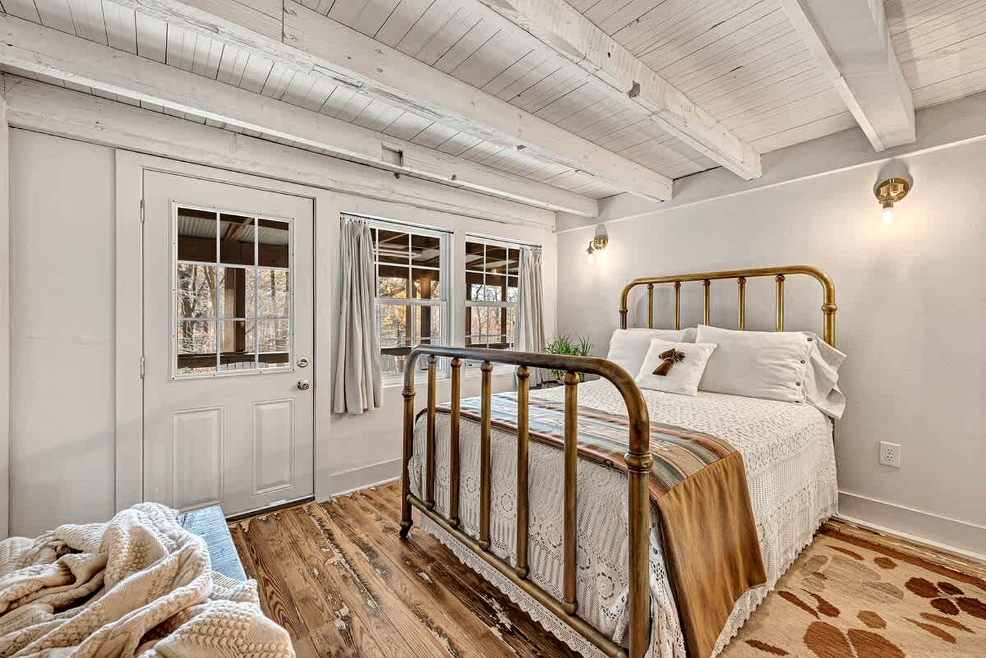 Embrace Nature in this Incredible Cabin in Siloam Springs, Arkansas